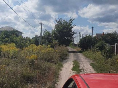 Продам участок в Петровцах 10 соток