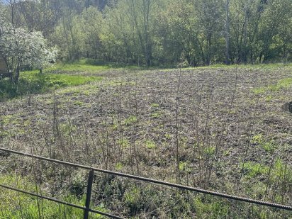 Земельна ділянка с.Фурси /прямий аихід до річки Фурсы