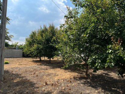 Продаж земельної ділянки 10 соток є комунікації