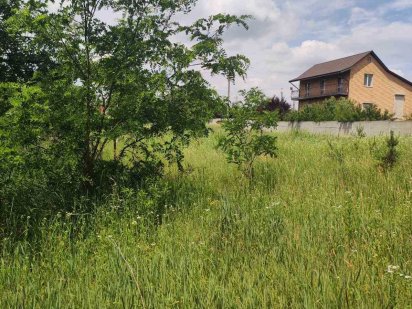 Продам участок в Юровке 30 сотки со старіим домомо двухсторонний