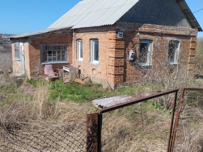 Продам участок с постройкой Черняховка