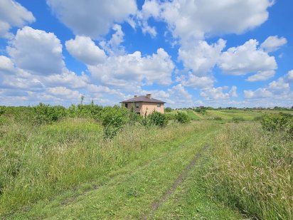 Продаж земельної ділянки для будівництва та обслуговування житлового
