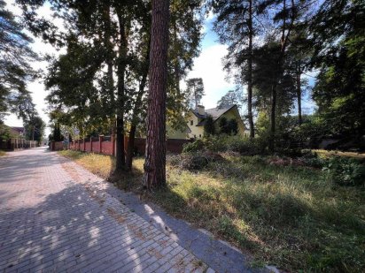 Продаж земельної ділянки в центрі Брюхович Брюховичи