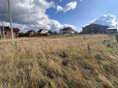 Продаж земельної ділянки в с. Зубра