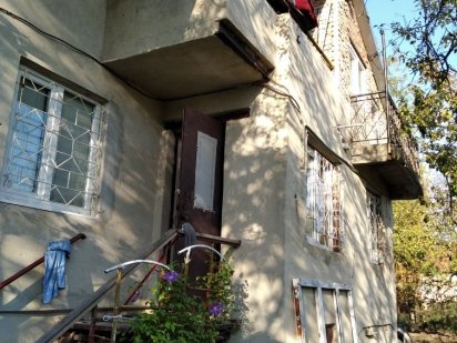 Продаж земельної ділянки з будинком Скнилов