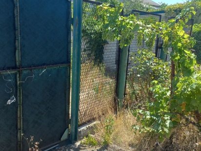 Продам дачный участок 4 сотки. Зайчевск 