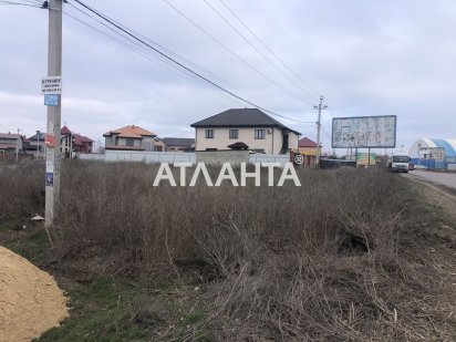 Фасадный участок 7 соток в с. Лески. Свет, вода по участку