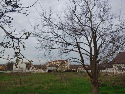 Продам участок в центре Великодолинское Великодолинське