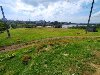 Продам видовый участок у озера