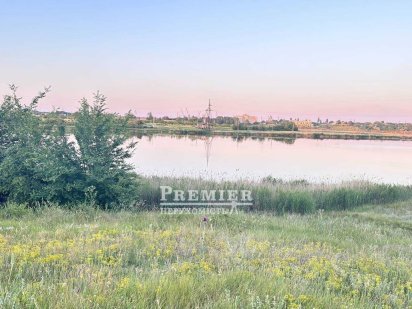 У продажу ділянка з шикарним видом на озеро