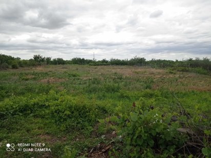 Продам участок в центре города Беляевка