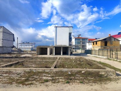 Участок с выходом к воде