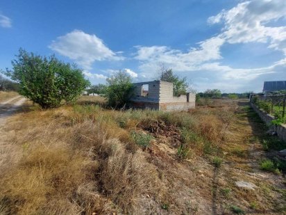 Незавершене будівництво у с.Кривуші, рядом Дніпро[] Кривуши