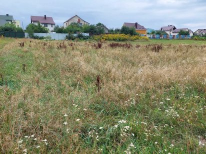 Продам ділянку в забудованому масиві Біла Криниця Белая Криница