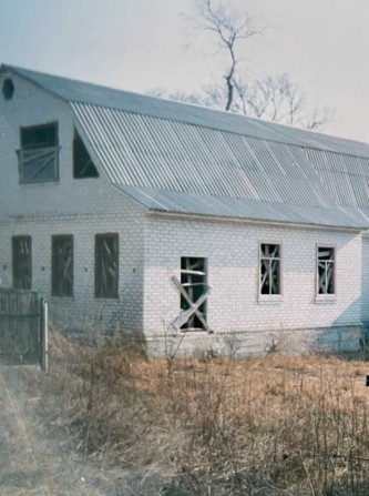 Будинок, господарська будівля, гараж та земля в селі Мошни - фото 1