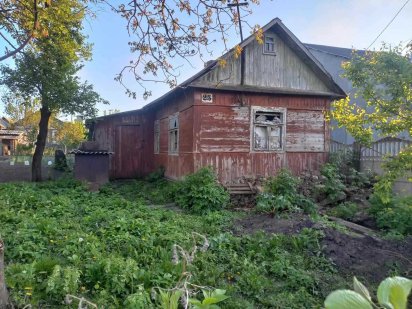 Продам ділянку  з старим будинком в КВАСИЛОВІ. Красилів