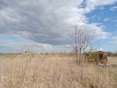 Терміново продам зем. ділянку під забудову з будівельним вагончиком. Новая Украинка