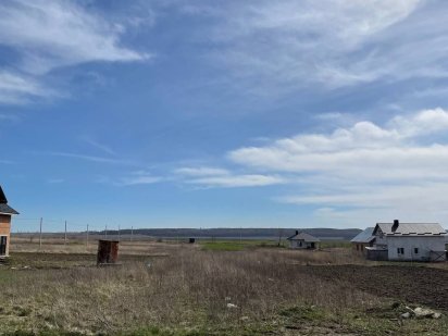 Продаж земельної ділянки в. Корнин