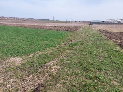 Продам ділянку під комерцію Корнин