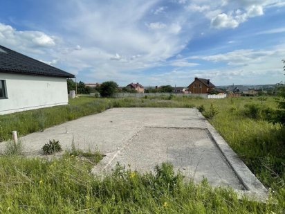_Земельна ділянка з фундаментом під будинок в Корнині_ Корнин