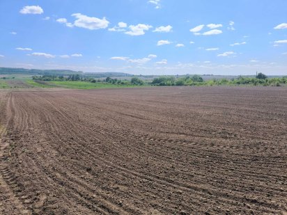 Велика земельна ділянка для будівництва будинку Мрії