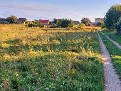 Продам рівну ділянку поруч забудови та ліс Кустин