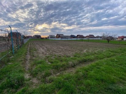 Земельна ділянка 12 соток, вул.Вербова, смт.Володимирець