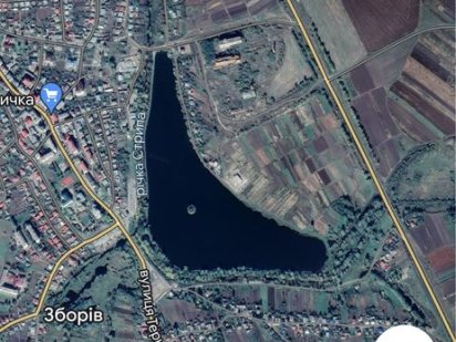 Земельну ділянку під забудову Зборів