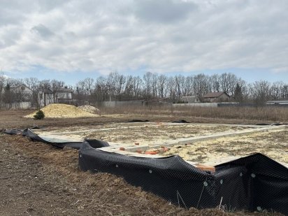 Участок Бабаи с коммуникациями Бабаи