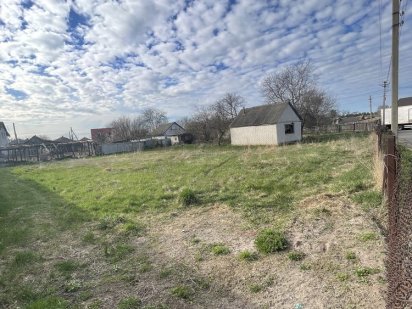 Продам земельну ділянку в центрі с.Герониміка