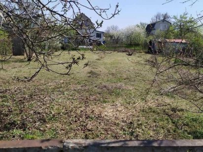 Продаю приватизовану земельну ділянку в СТ "ФОТОН" с. Лозівок