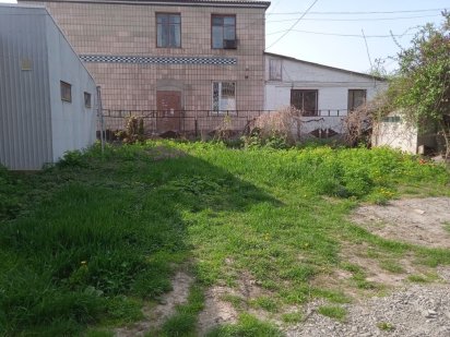 Продам земельну ділянку під два мафи магазин Монастирище