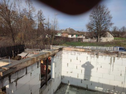 Продам земельну ділянку з розпочатим будівництвом Остер