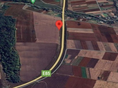 Продам  земельну ділянку  біля  обїзної  дороги Чагор