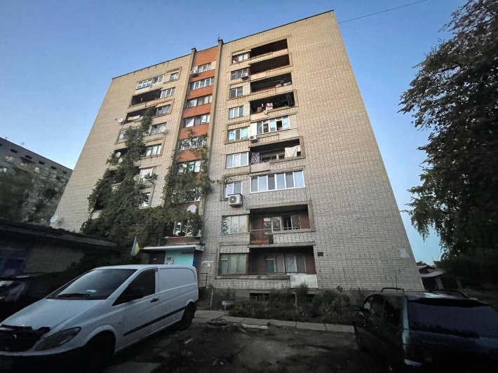 Продаж просторої кімнати в гуртожитку - фото 1