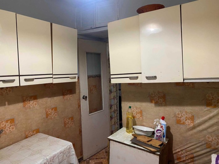 Продам 2-кімнатну квартиру поруч з центром - фото 1