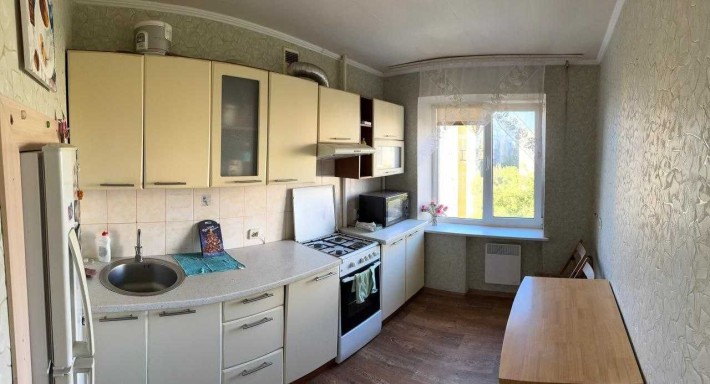 Продам 3 комнатную чешку в центре(можно по программе Е-Оселя) - фото 1