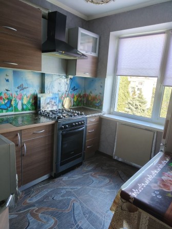 Продам 2- комнатную квартиру - фото 1