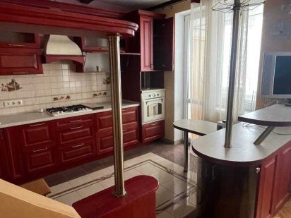 Продається 2-х рівнева квартира, 5 кімнат, р-н лікарні, м. Трускавець! Трускавець