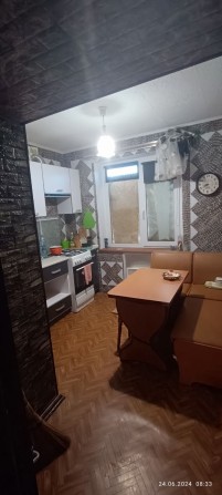 Продам 2 к. квартиру район 4й поликлиники - фото 1