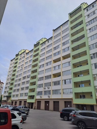 Продаж 2к квартири 72.4 кв. м на вул. Рєпіна - фото 1