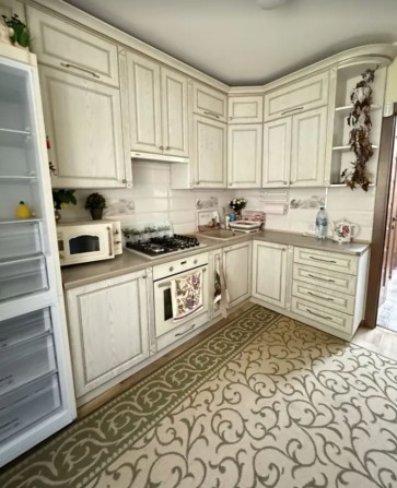 Продаж 2к квартири 47 кв. м на просп. Злуки - фото 1