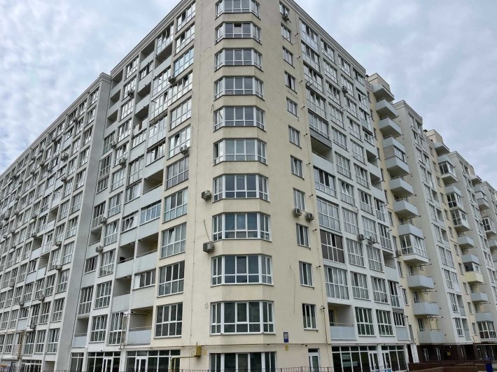 Продам 3-х ком квартиру в новом доме р-н Масаны - фото 1