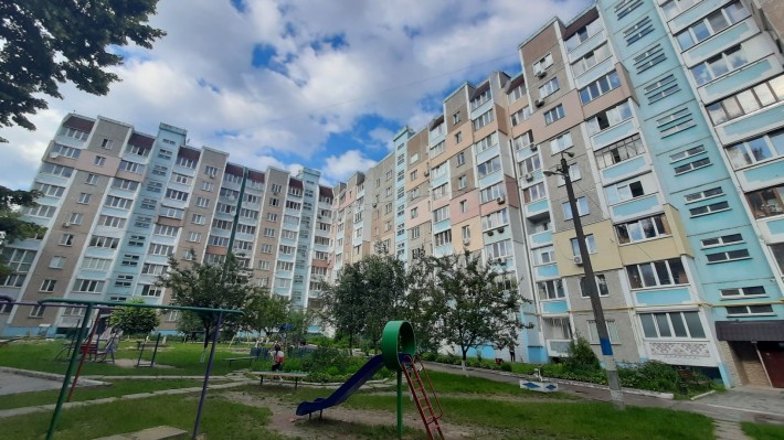 Продам велику 2-кім.кв з ремонтом, 69 м2, по вул. Кошового 35. - фото 1