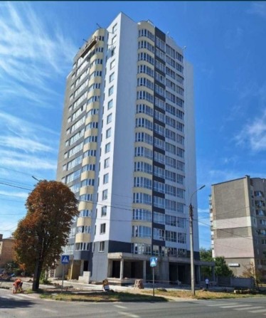 Продам Квартиру Центр 80м  все рядом рынок Обмен на квартиру в ремонте - фото 1