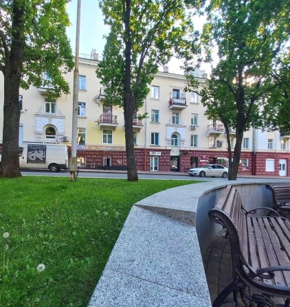 Продаж 2 кімнатну квартиру  в центрі міста , гарне планування - фото 1