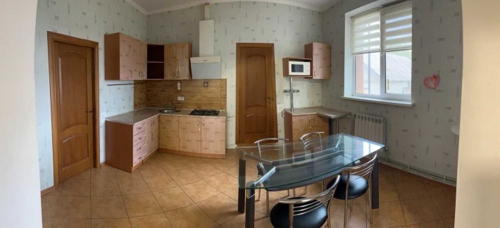 продам велику 2 кім. квартиру  78.2  кв. м з балконом- терасою 20 кв.м - фото 1