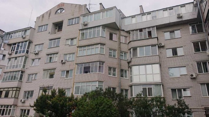 Продам 3-х кімнатну квартиру - фото 1