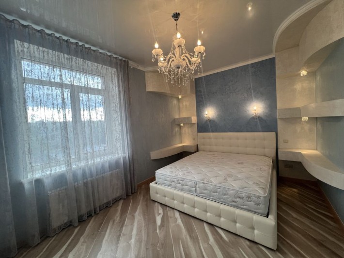 Продам 3 кімнатну квартиру Пришвіна 8 ( ЖК Прим'єр ). - фото 1