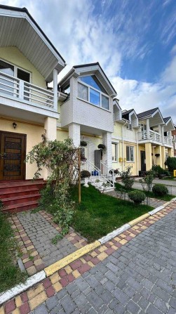 Продаж 2 поверхового таунхауса з ділянкою - фото 1